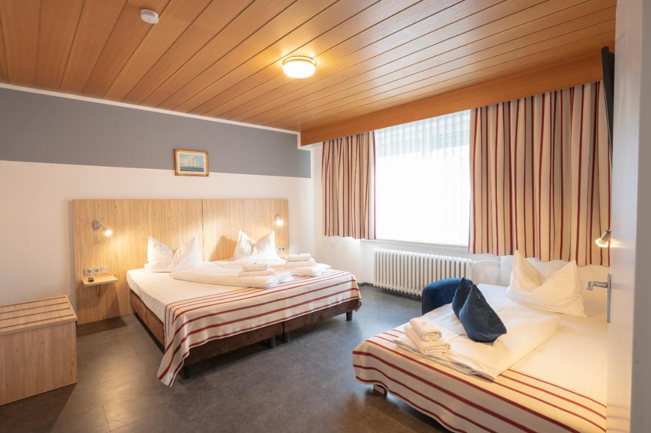 Astoria 3*